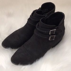 2 PAIRS - Black/Brown Carlos Santana Booties
